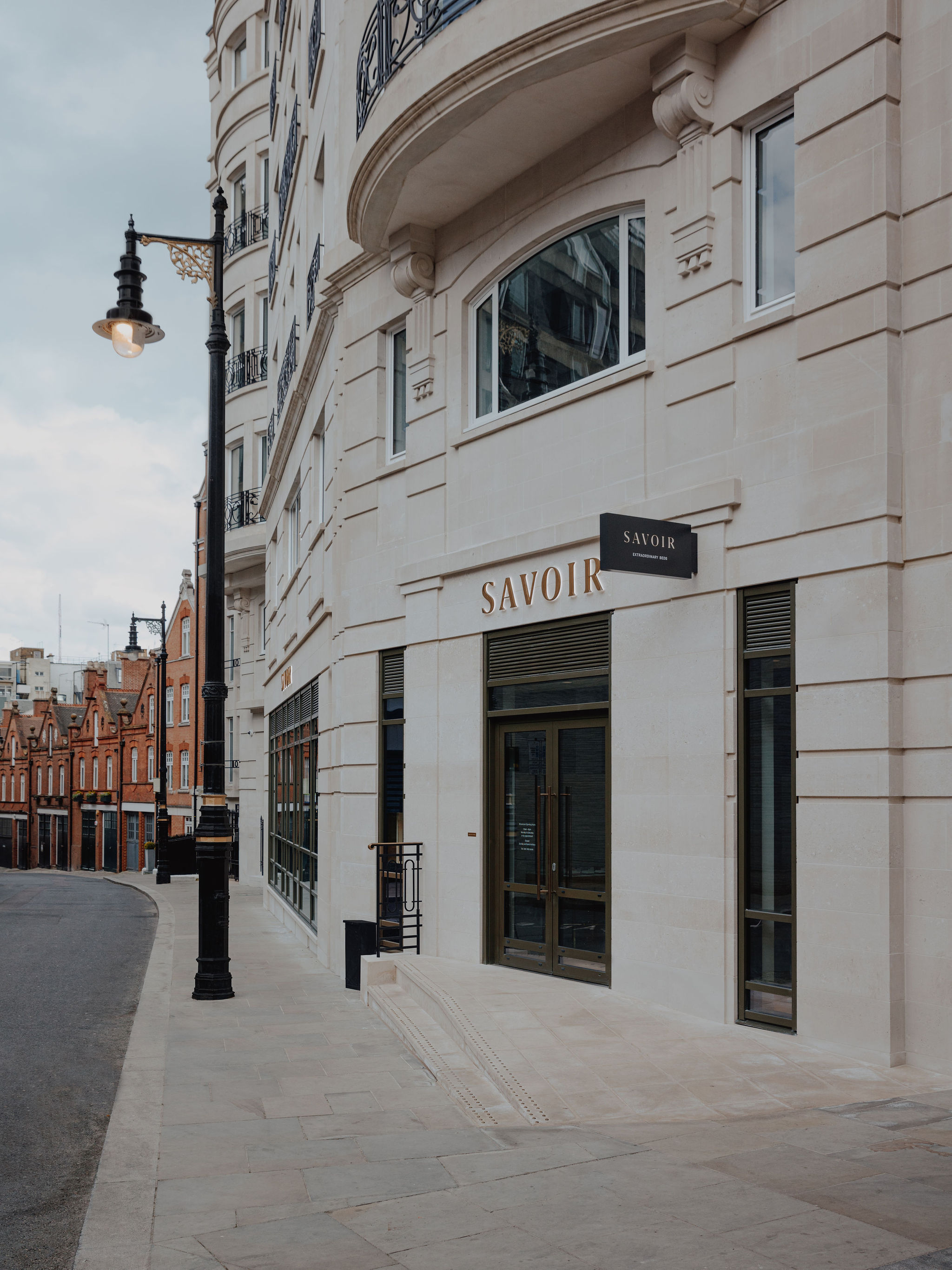 Savoir Mayfair showroom from the outside